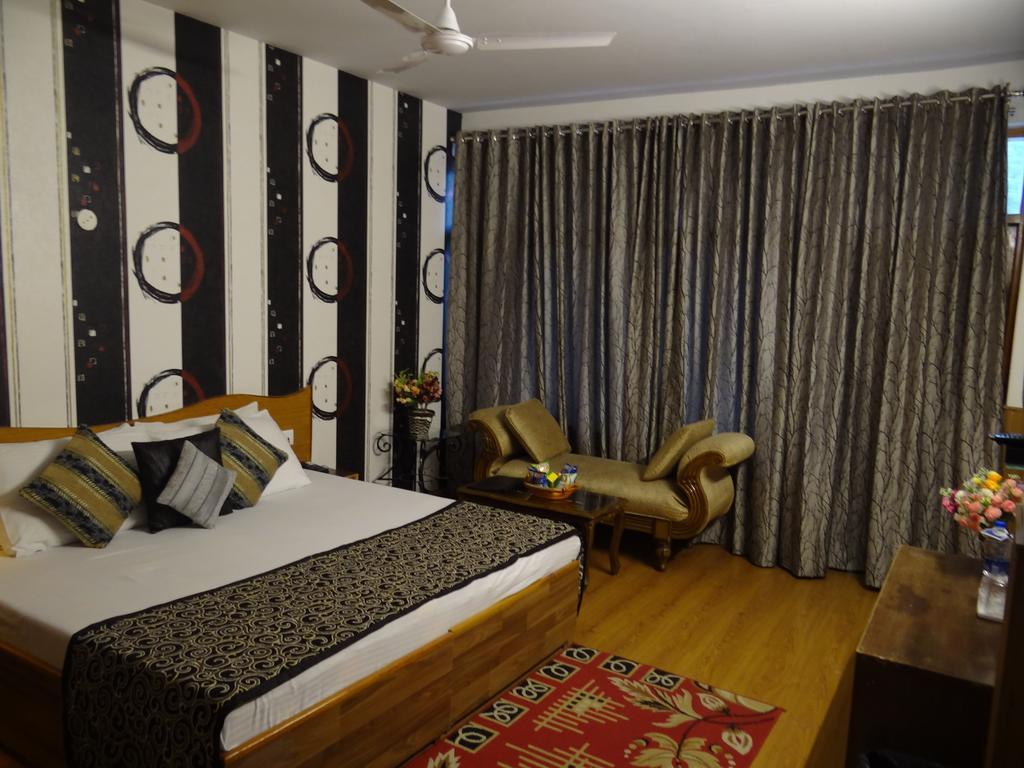 Hotel Natraj Manali Dharamshala Cameră foto