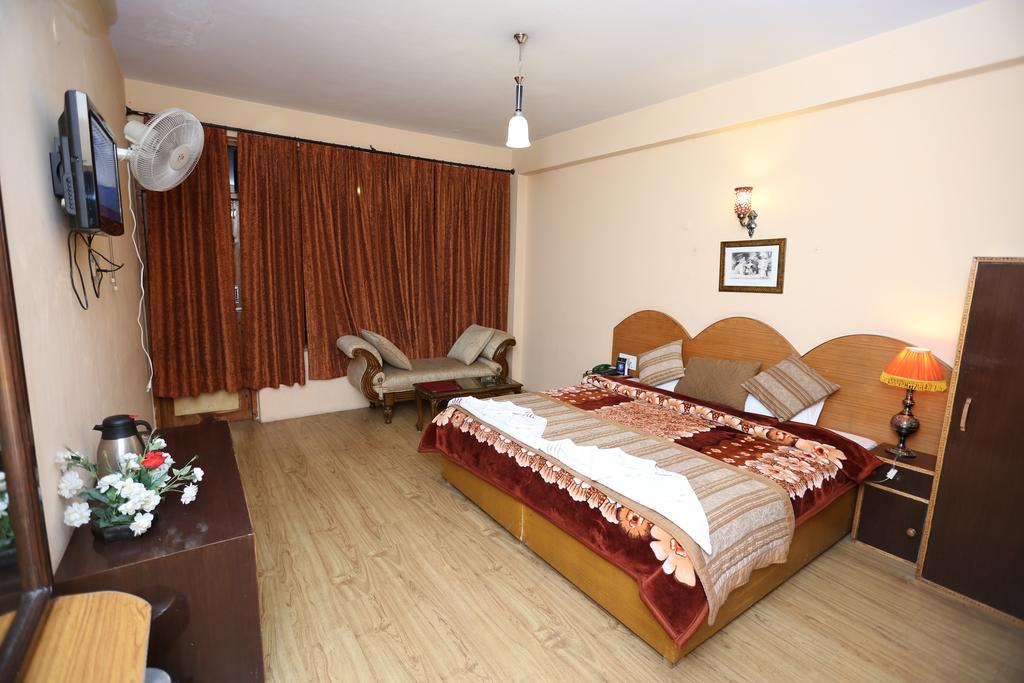Hotel Natraj Manali Dharamshala Cameră foto