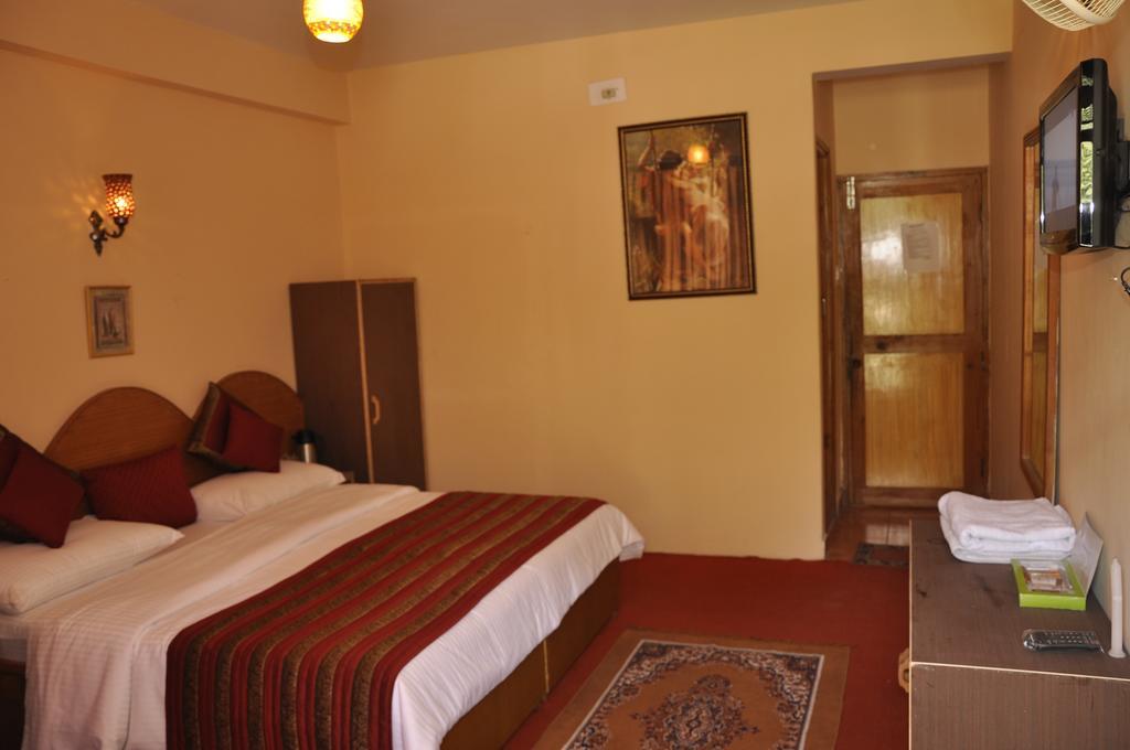 Hotel Natraj Manali Dharamshala Cameră foto