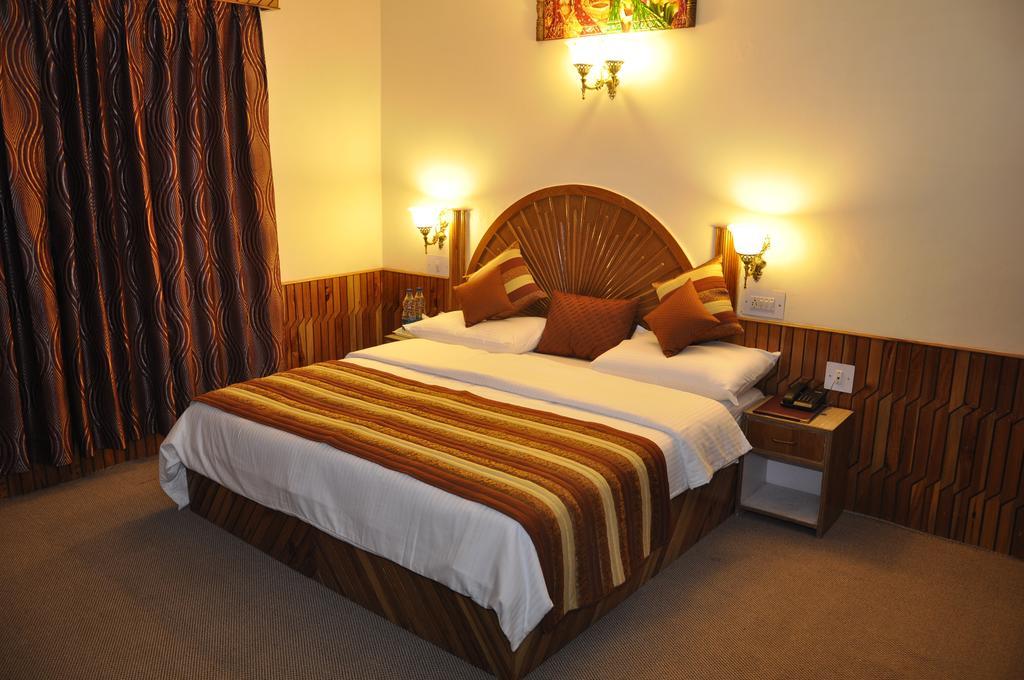 Hotel Natraj Manali Dharamshala Cameră foto