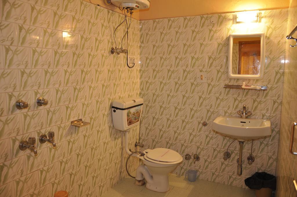 Hotel Natraj Manali Dharamshala Cameră foto