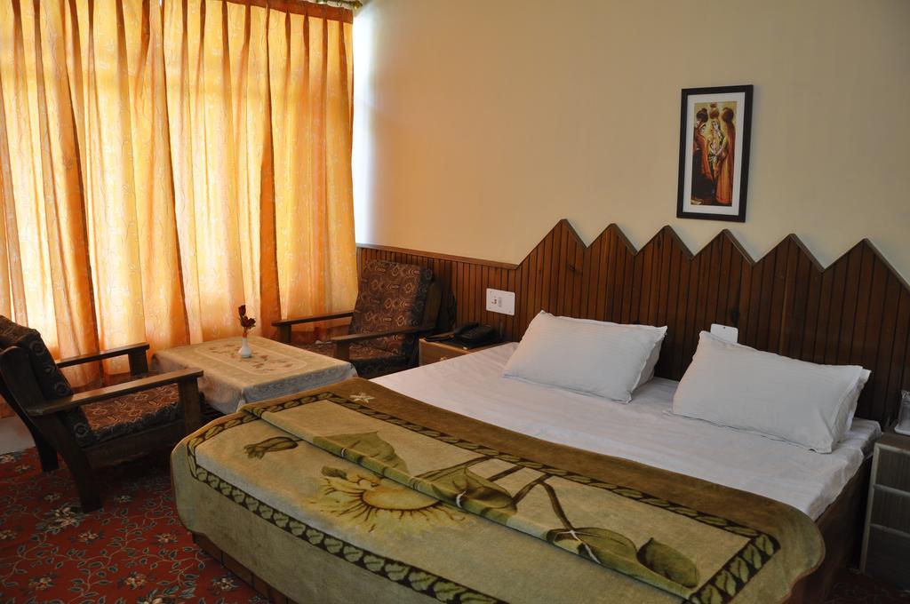 Hotel Natraj Manali Dharamshala Cameră foto